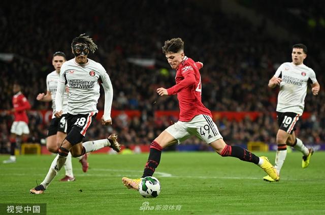 而在这个瞬 而在这个瞬