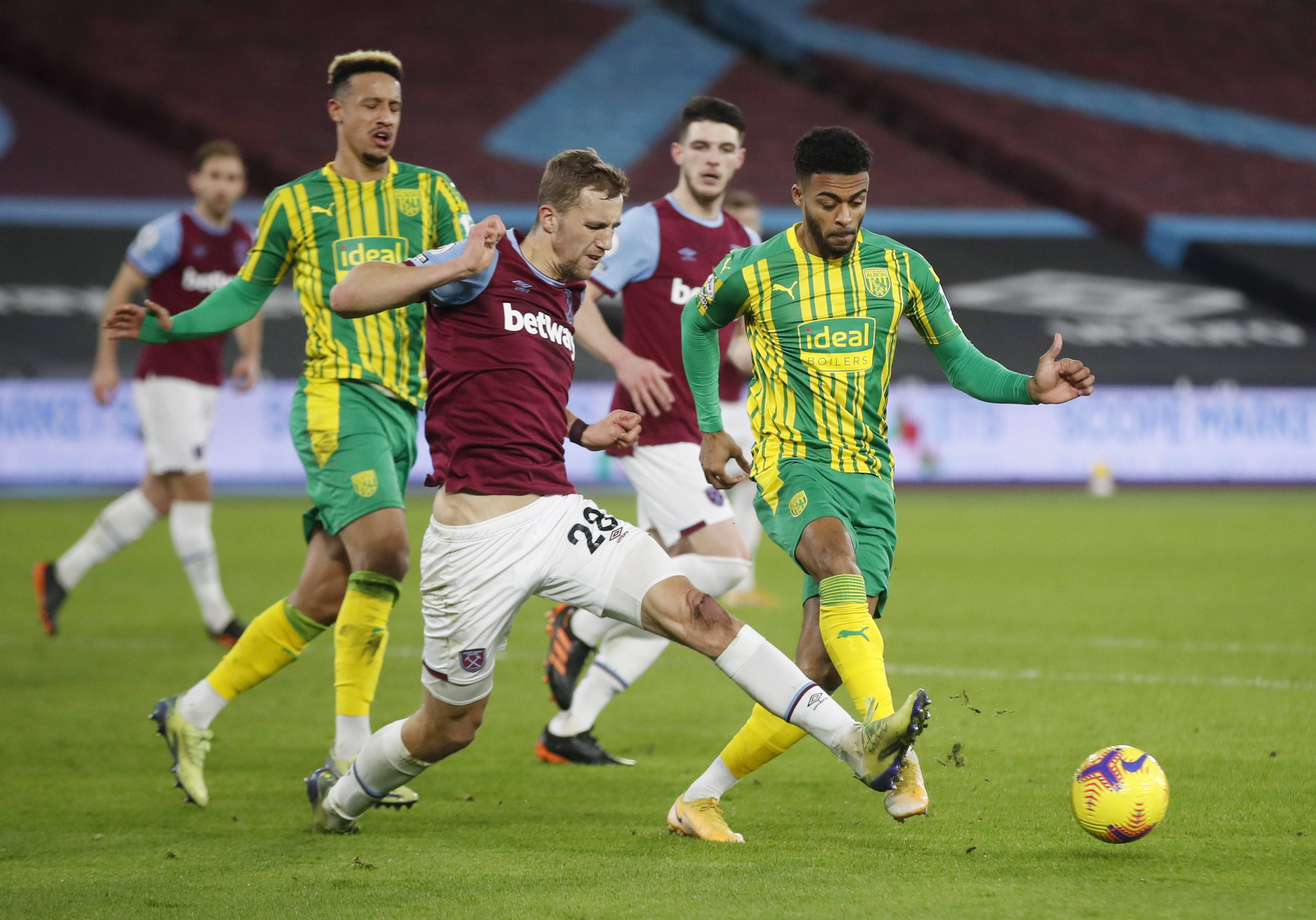 用他特有的 用他特有的